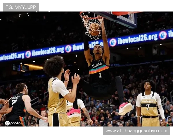 文班亚马高位挡拆对抗内线，较上季终结效率显著提升