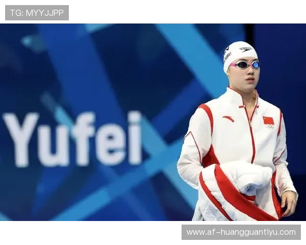 张雨霏泳镜背后那张脸，居然和赛场上判若两人？