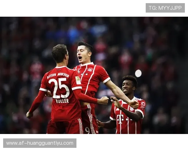 莱万训练完回家连吃三块牛排，老婆说他厨房开火像点外卖